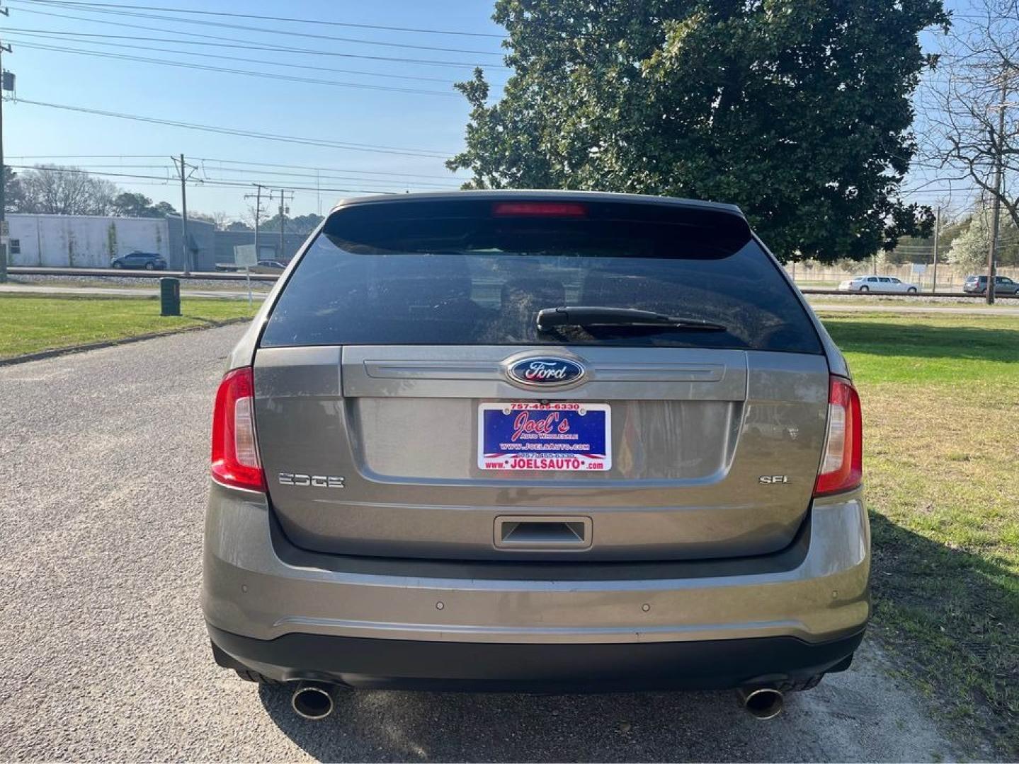 2014 Green /Black Ford Edge SEL (2FMDK3JCXEB) with an V6 engine, Automatic transmission, located at 5700 Curlew Drive, Norfolk, VA, 23502, (757) 455-6330, 36.841885, -76.209412 - Photo#7